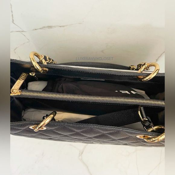 CHANEL GST Tote - Picture 4 of 16